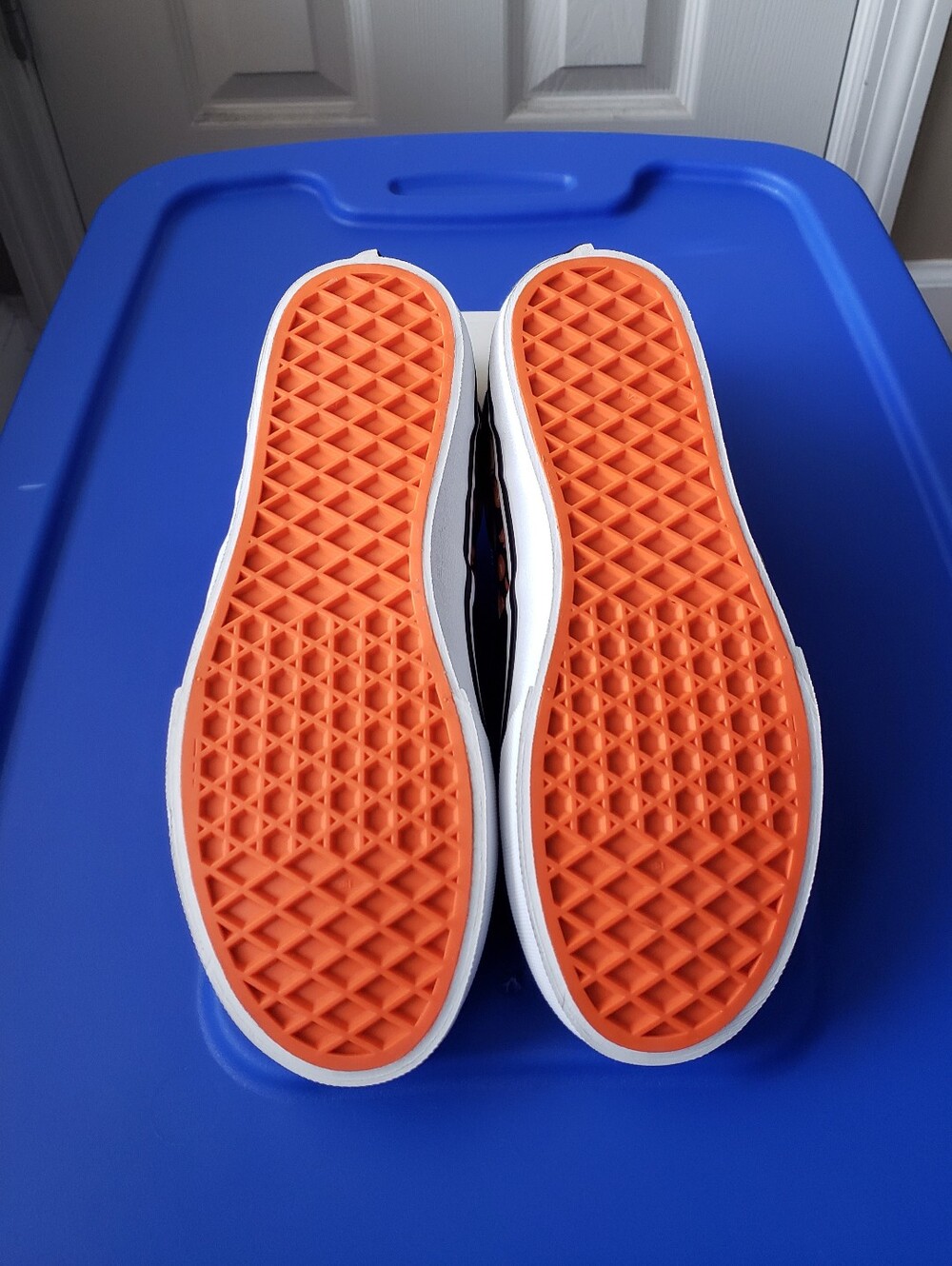 Vans - Picture 2 of 4